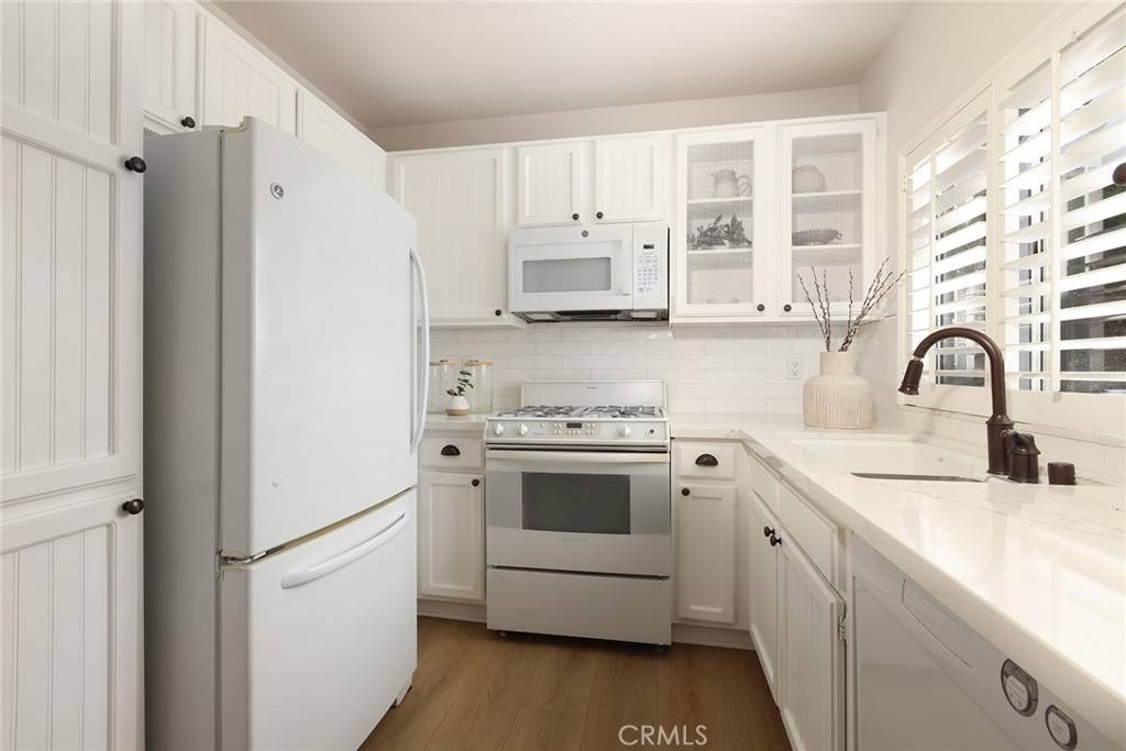 Newport Beach, CA 92660,214 Hartford DR #126