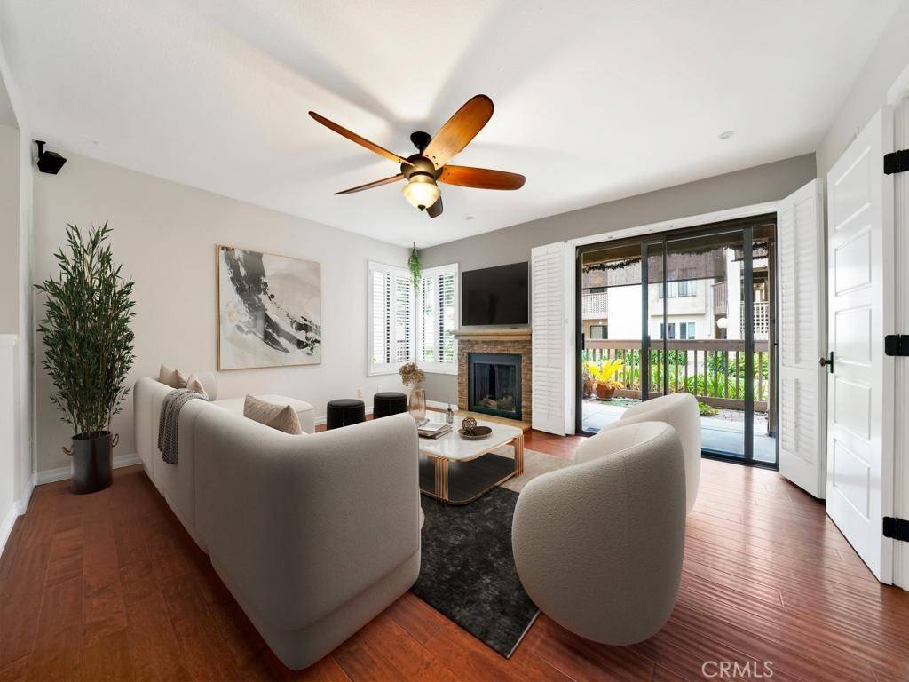 Huntington Beach, CA 92649,4861 Lago DR #100
