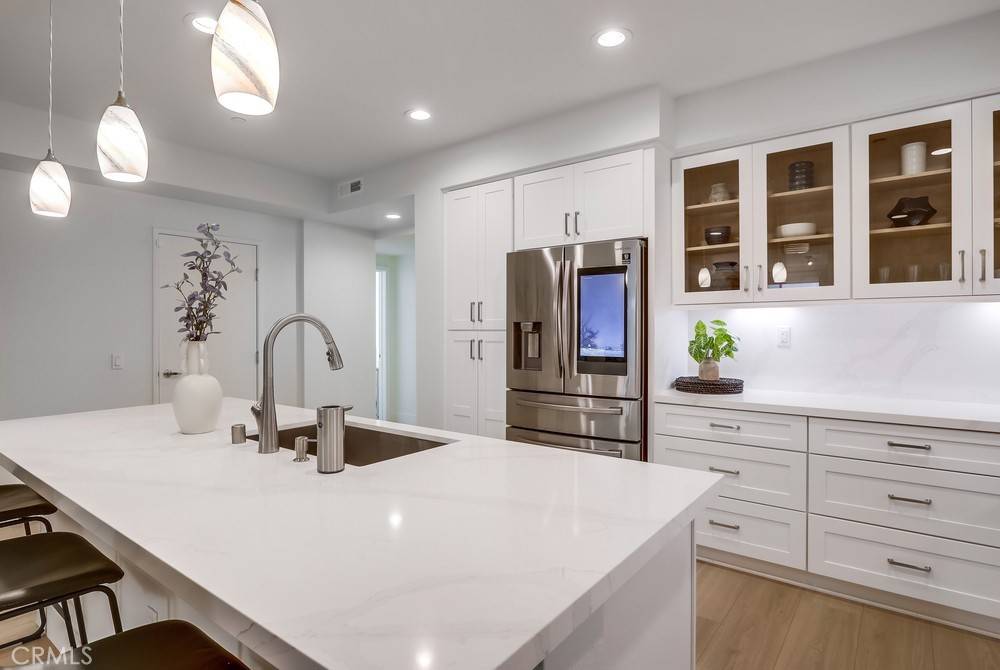 Irvine, CA 92612,617 Rockefeller