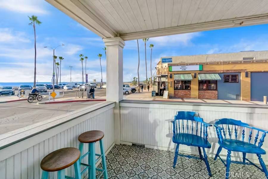 Newport Beach, CA 92663,2214 W Oceanfront #A