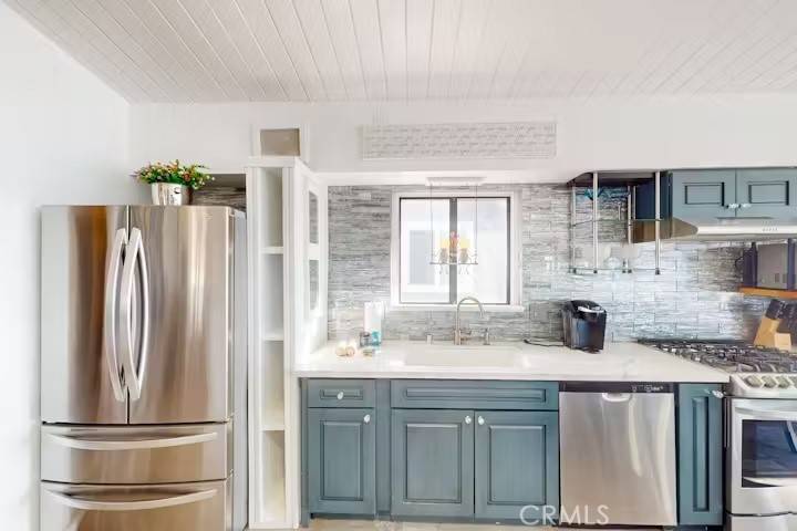 Newport Beach, CA 92663,2214 W Oceanfront #B