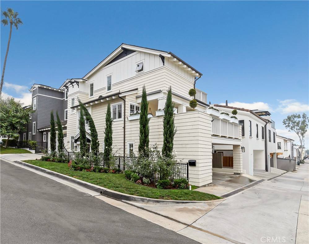 Corona Del Mar, CA 92625,3731 4th AVE