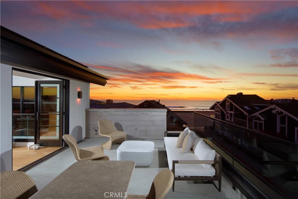 Newport Beach, CA 92663,106 33rd ST