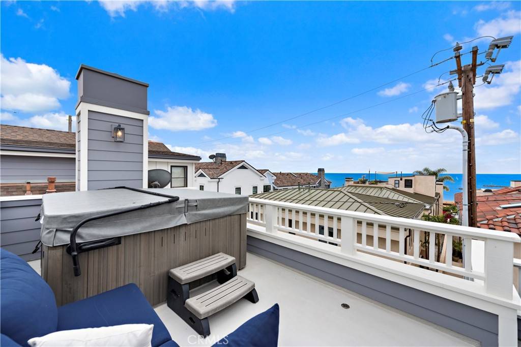 Corona Del Mar, CA 92625,212 Marguerite AVE
