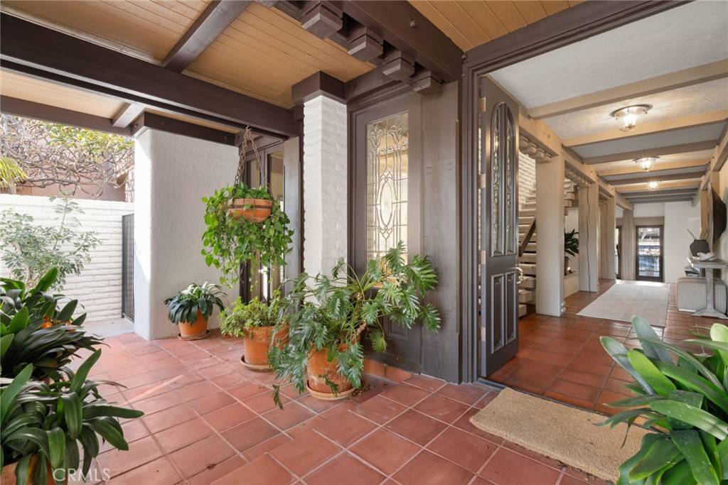 Newport Beach, CA 92660,47 Linda Isle