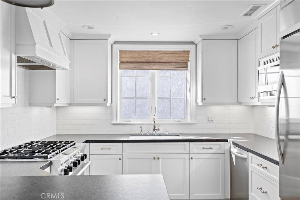 Corona Del Mar, CA 92625,515 1/2 Narcissus AVE