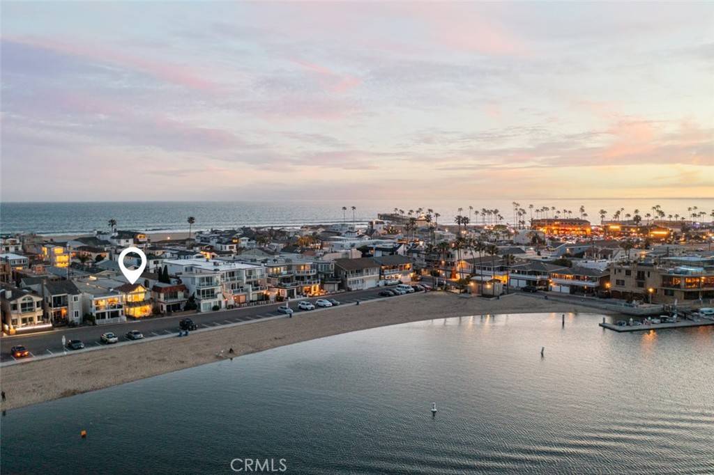 Newport Beach, CA 92663,1809 W Bay AVE