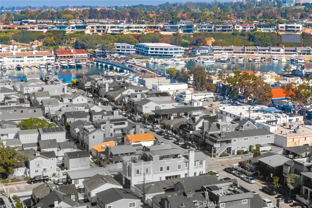 Newport Beach, CA 92662,303 Onyx AVE