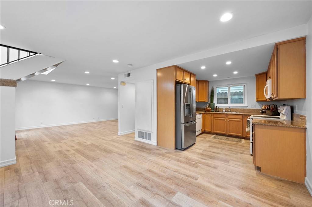 Corona Del Mar, CA 92625,602 .5 Marguerite AVE