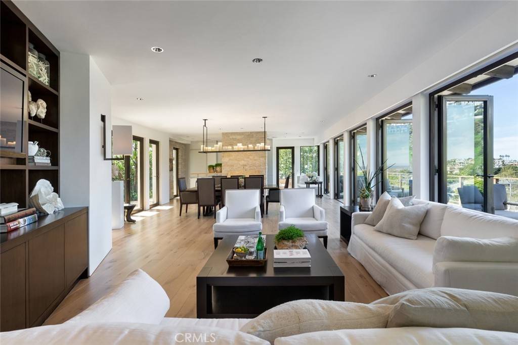 Laguna Beach, CA 92651,269 Emerald Bay