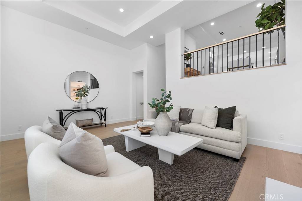 Irvine, CA 92606,59 Juneberry