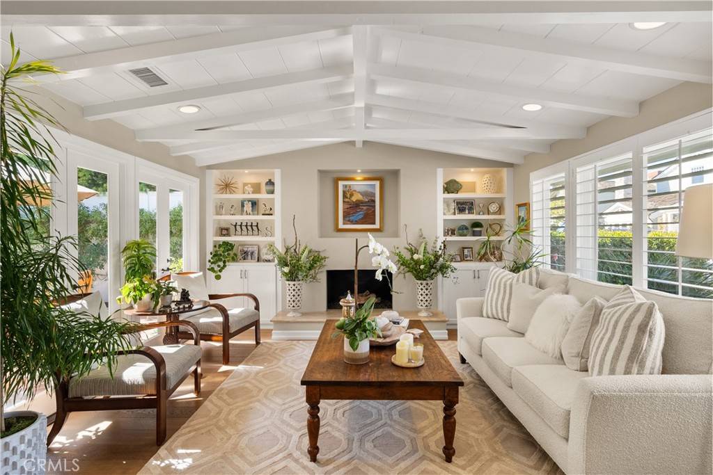 Newport Beach, CA 92663,2602 Circle DR