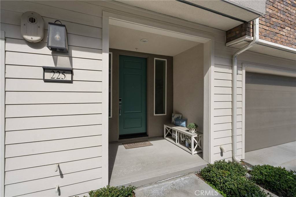 Lake Forest, CA 92630,225 Carmona