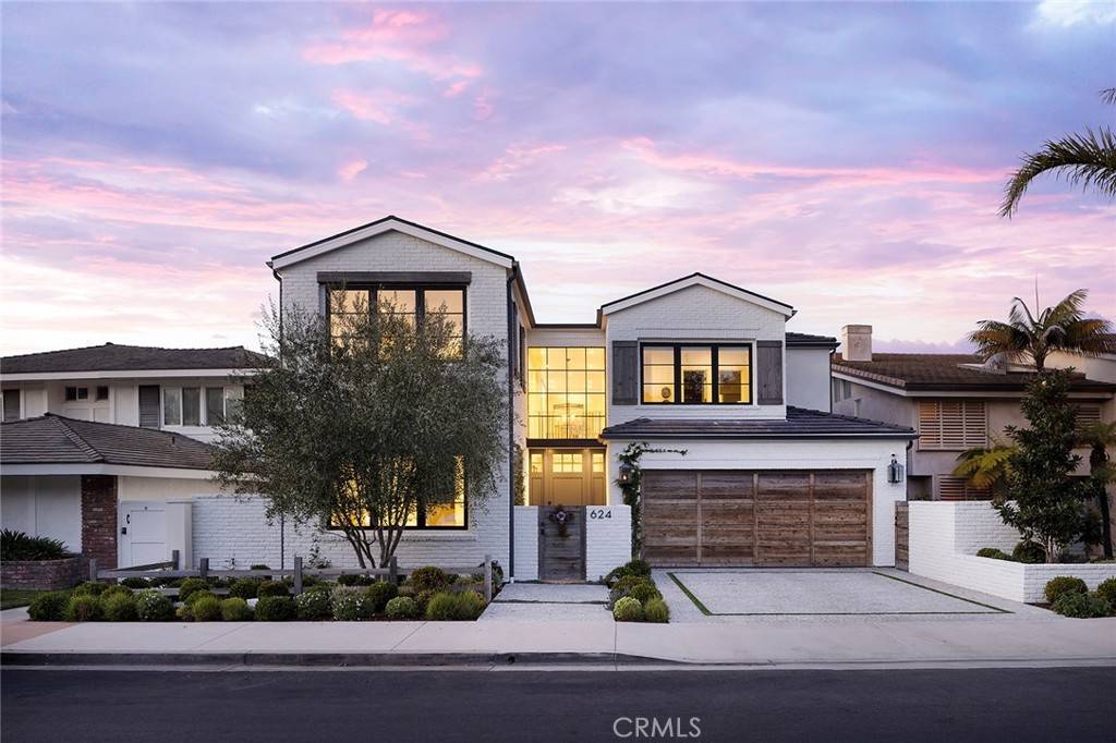 Newport Beach, CA 92660,624 Harbor Island DR
