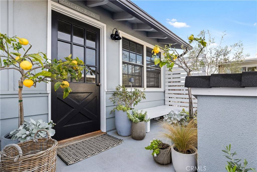 Corona Del Mar, CA 92625,304 Dahlia PL