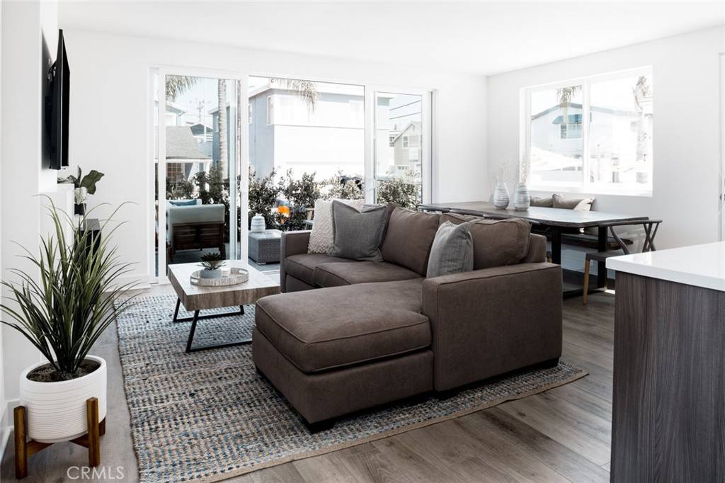 Newport Beach, CA 92663,312 35th ST