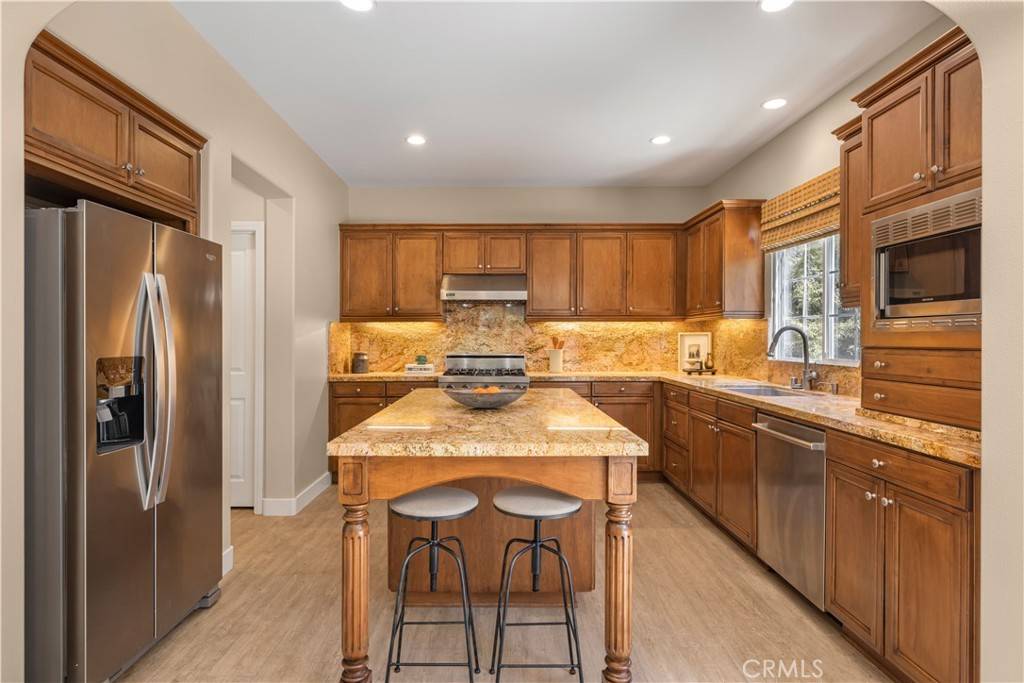 40 Arborside Irvine, CA 92603