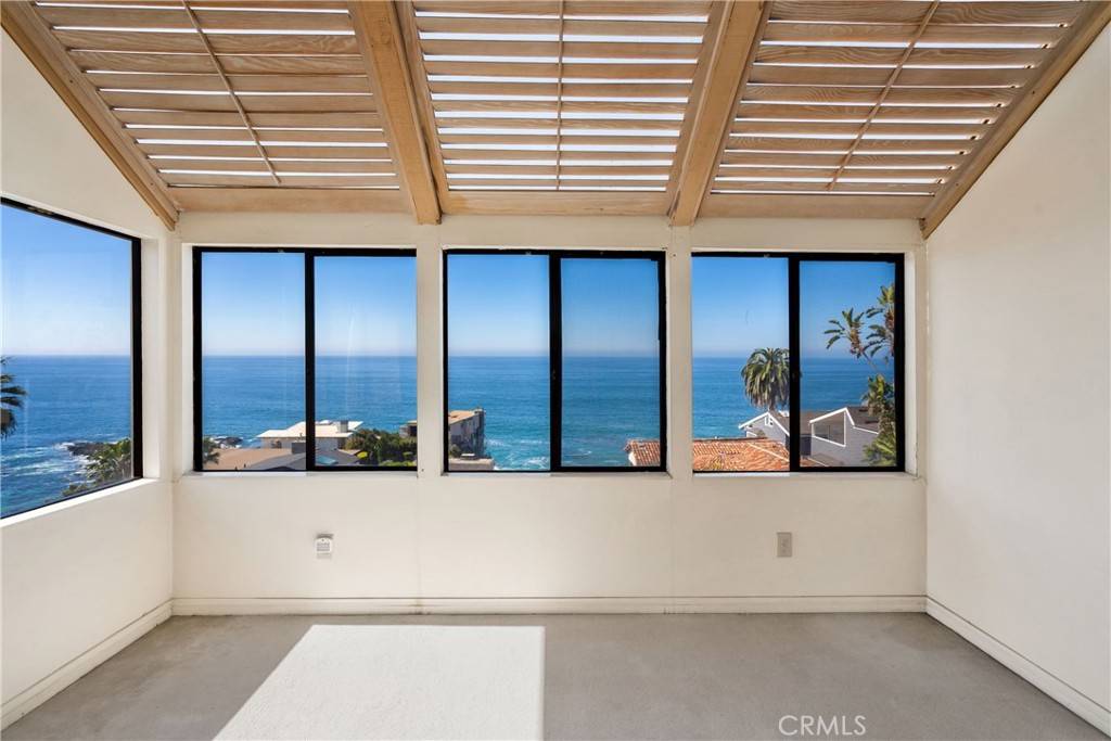 Laguna Beach, CA 92651,31706 Seacliff DR