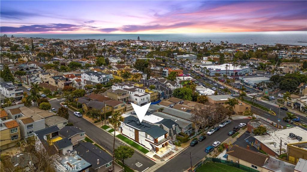 Corona Del Mar, CA 92625,520 Iris AVE