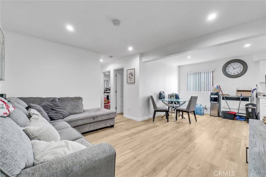 Lynwood, CA 90262,11230 Louise AVE