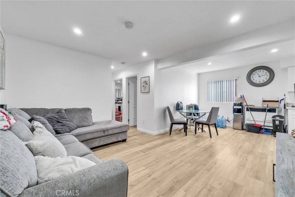 Lynwood, CA 90262,11230 Louise AVE