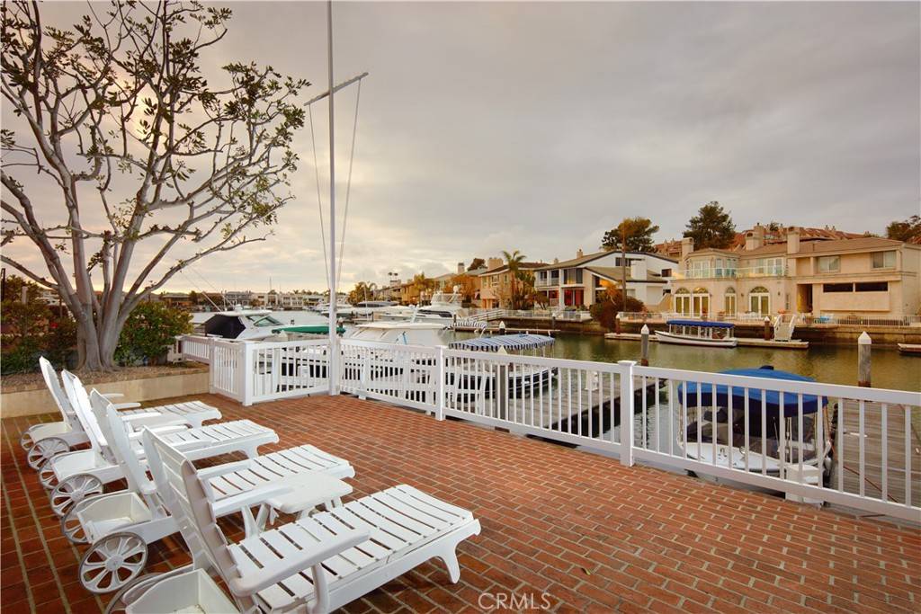 Newport Beach, CA 92660,736 Harbor Island DR