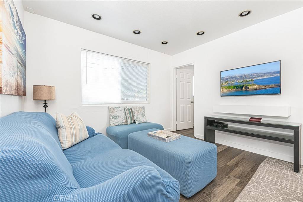 Newport Beach, CA 92663,210 1/2 36th ST