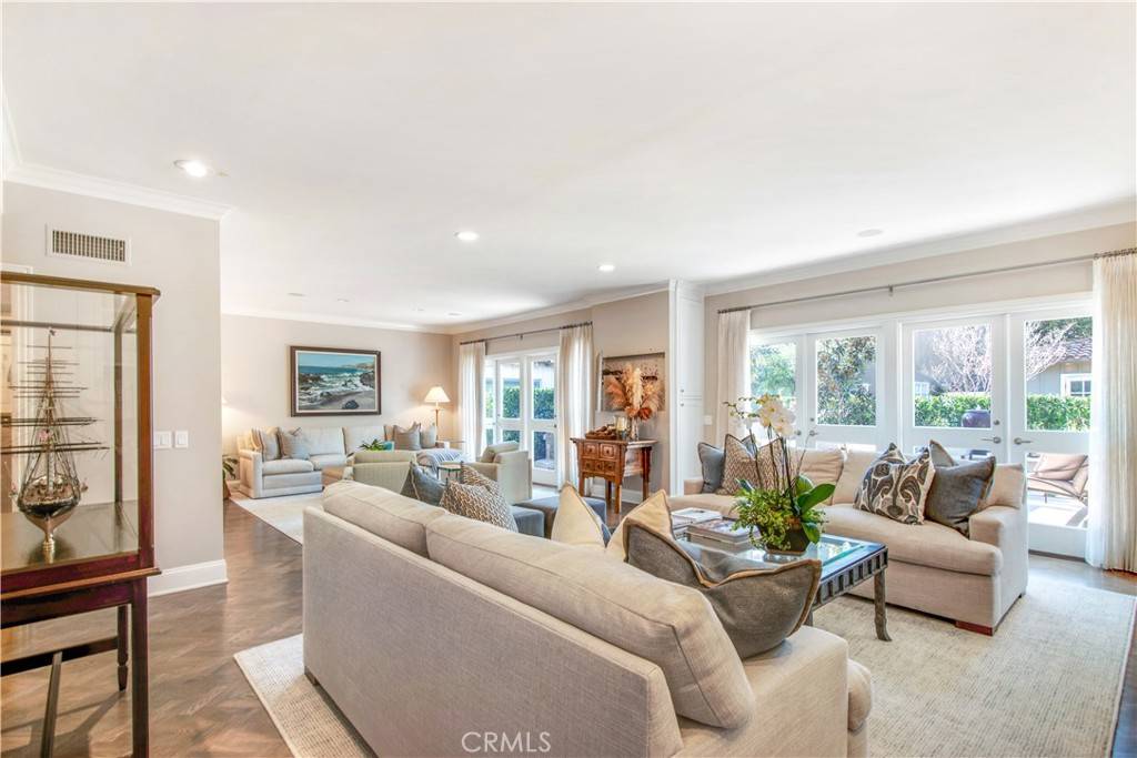 Newport Beach, CA 92663,213 Via Firenze
