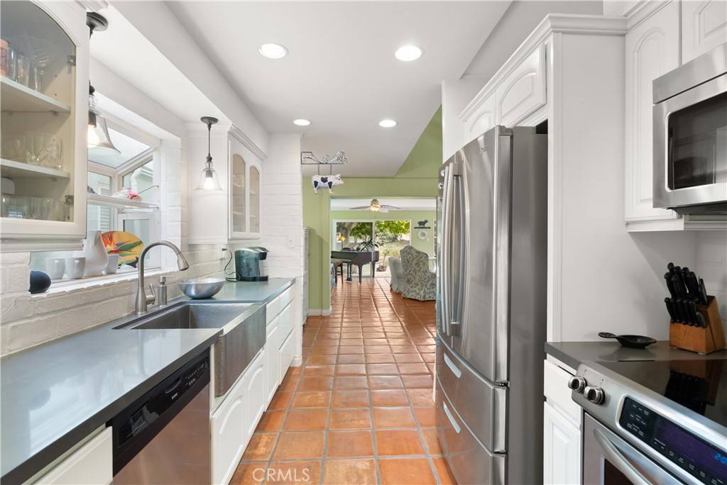 Newport Beach, CA 92663,354 62nd ST