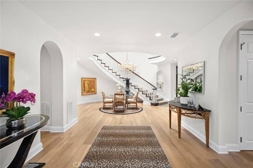 Newport Beach, CA 92660,26 Chatham CT #25