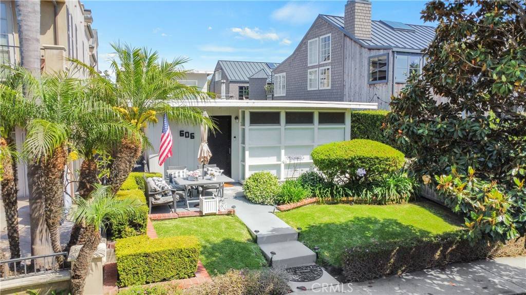 Corona Del Mar, CA 92625,606 Begonia AVE