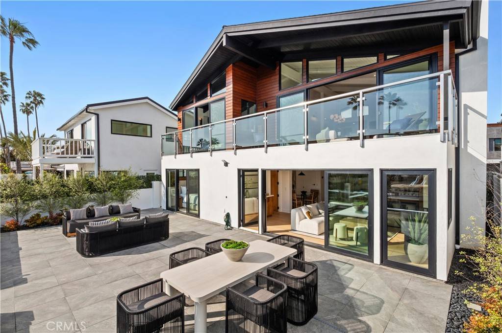 Newport Beach, CA 92663,4017 Channel PL