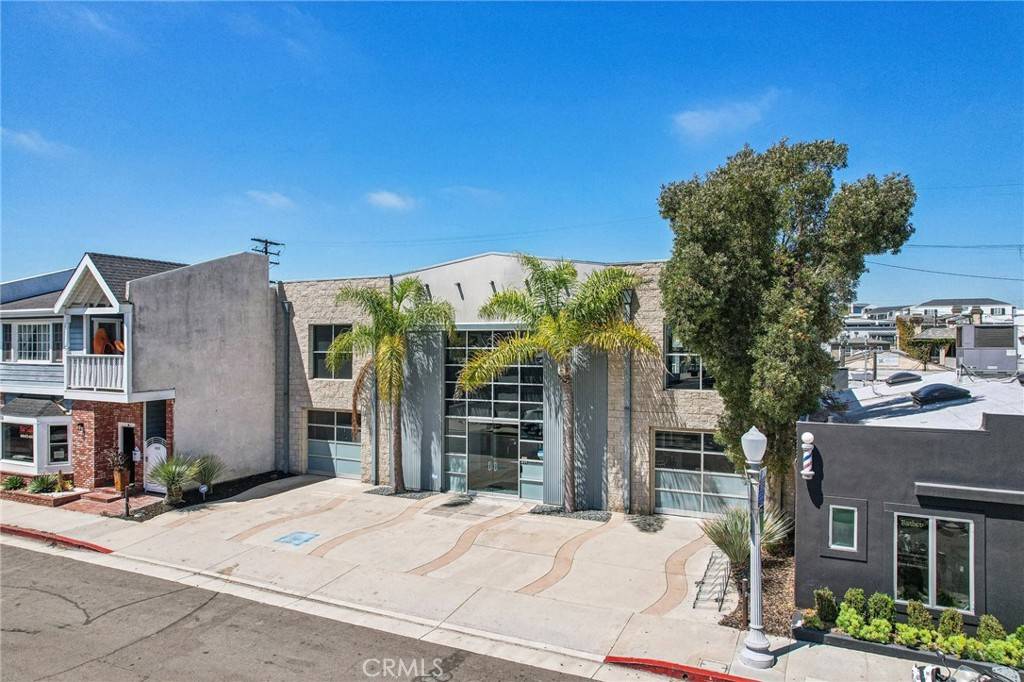 Newport Beach, CA 92663,411 30th ST