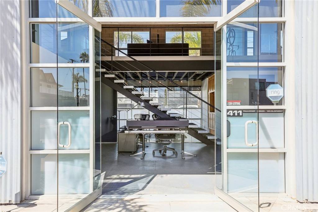 Newport Beach, CA 92663,411 30th ST