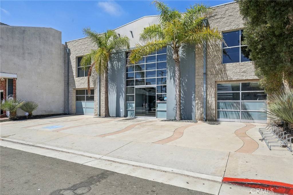 Newport Beach, CA 92663,411 30th ST