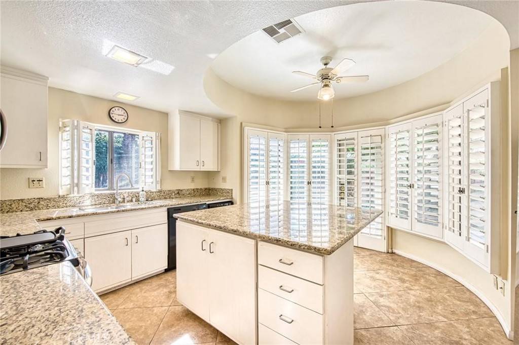 La Quinta, CA 92253,48111 Calle Seranas