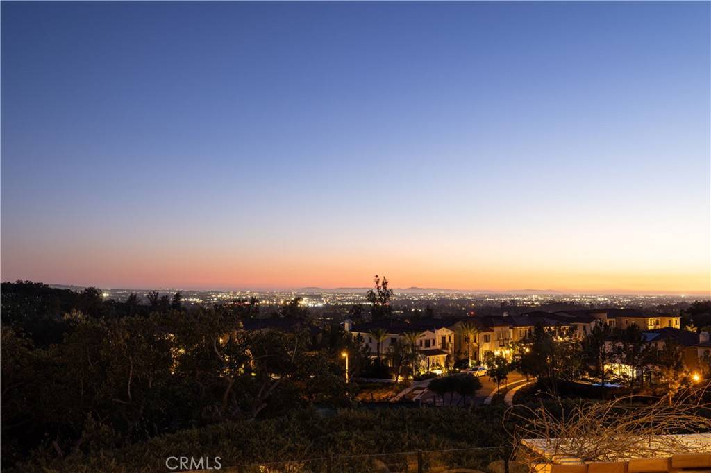 Irvine, CA 92602,212 Clear Falls