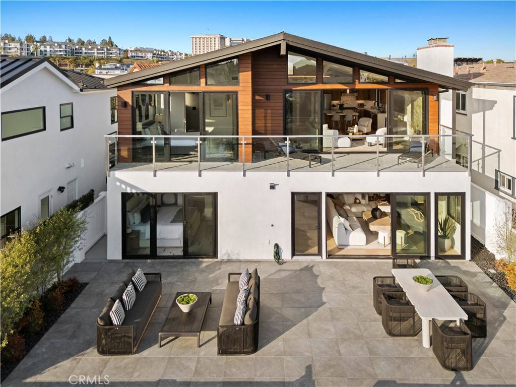 Newport Beach, CA 92663,4017 Channel PL