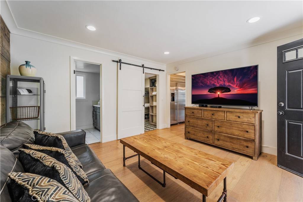 Newport Beach, CA 92663,312 36th ST