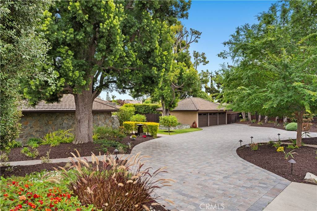 North Tustin, CA 92705,2291 Pavillion DR