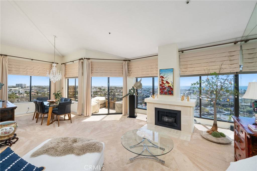 Newport Beach, CA 92663,210 Lille LN #313