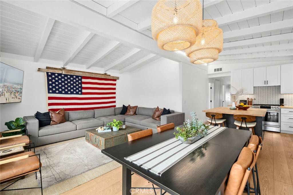Newport Beach, CA 92663,207 Colton ST