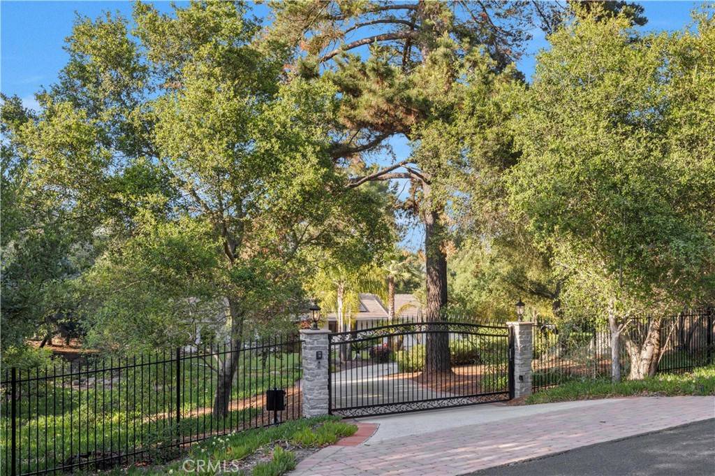 Escondido, CA 92026,10136 Rancho Roble RD