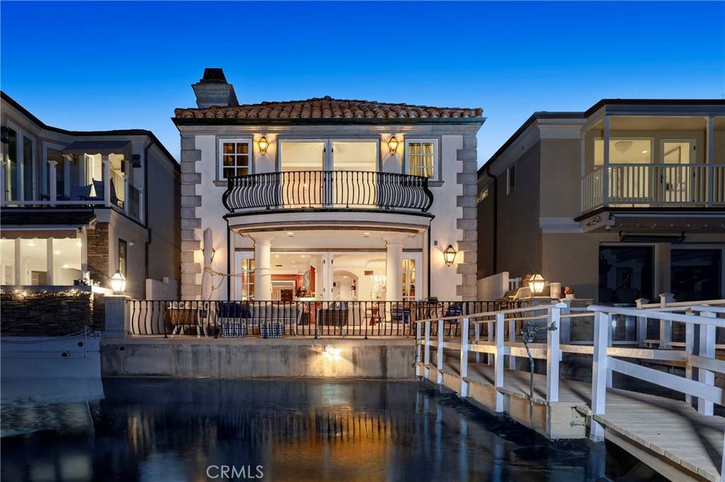 Newport Beach, CA 92663,339 Via Lido Soud