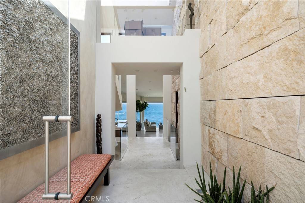 Laguna Beach, CA 92651,88 Emerald