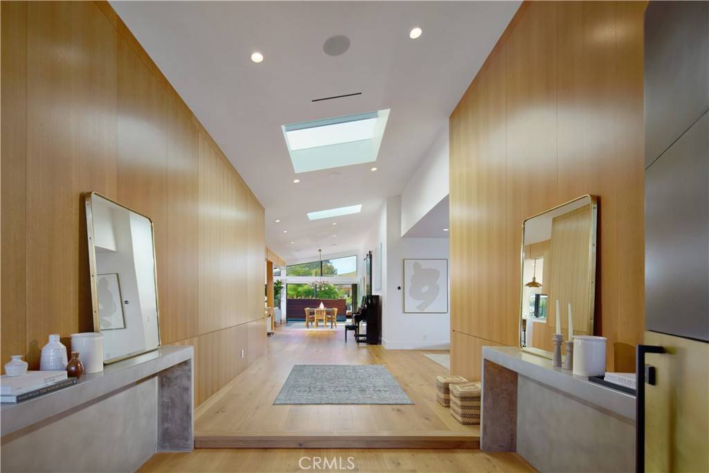 Corona Del Mar, CA 92625,333 Milford DR
