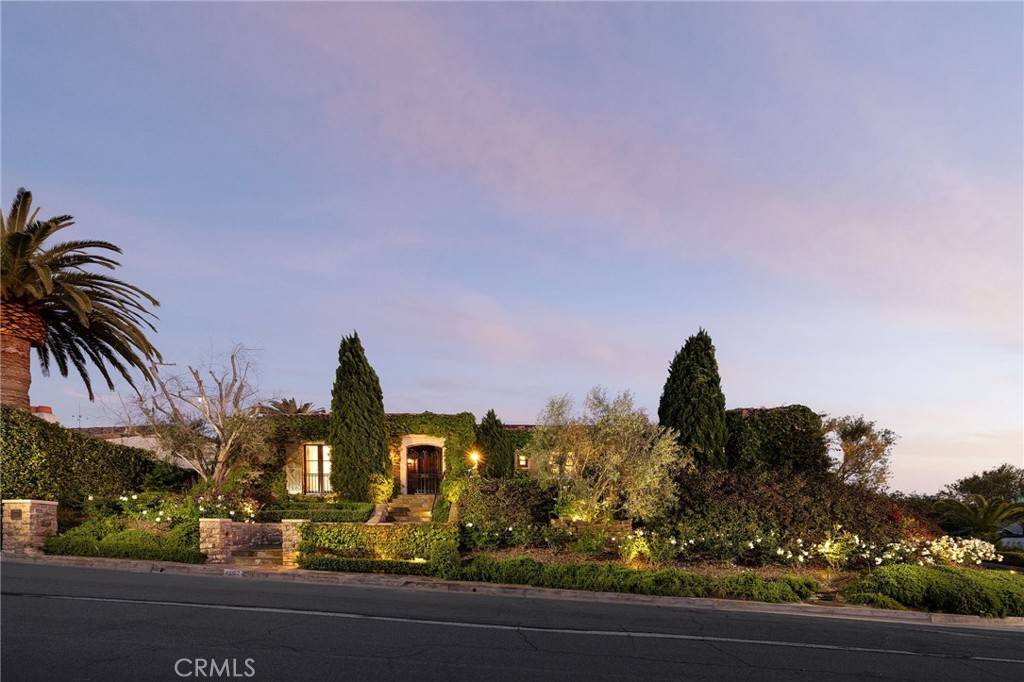 Laguna Beach, CA 92651,1302 Skyline DR
