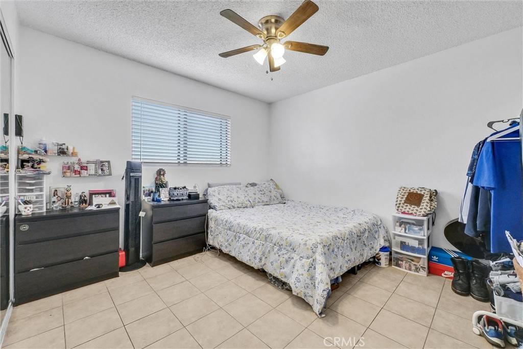 Lynwood, CA 90262,11230 Louise AVE