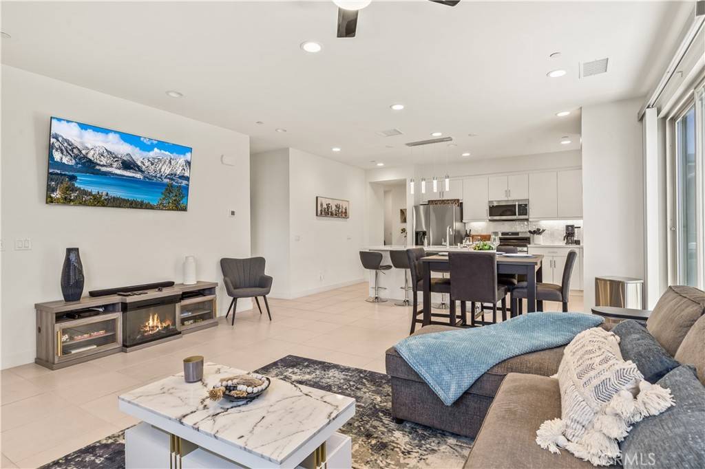 La Quinta, CA 92253,80281 Redstone WAY