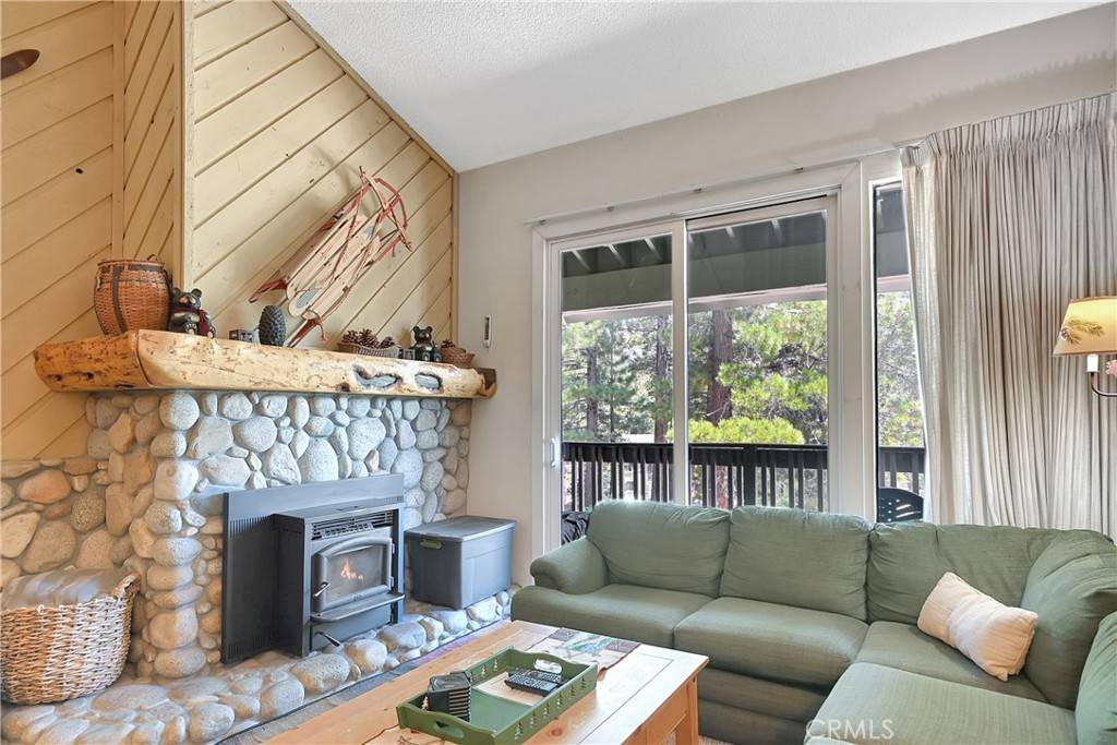 Mammoth Lakes, CA 93546,261 Lakeview BLVD #54